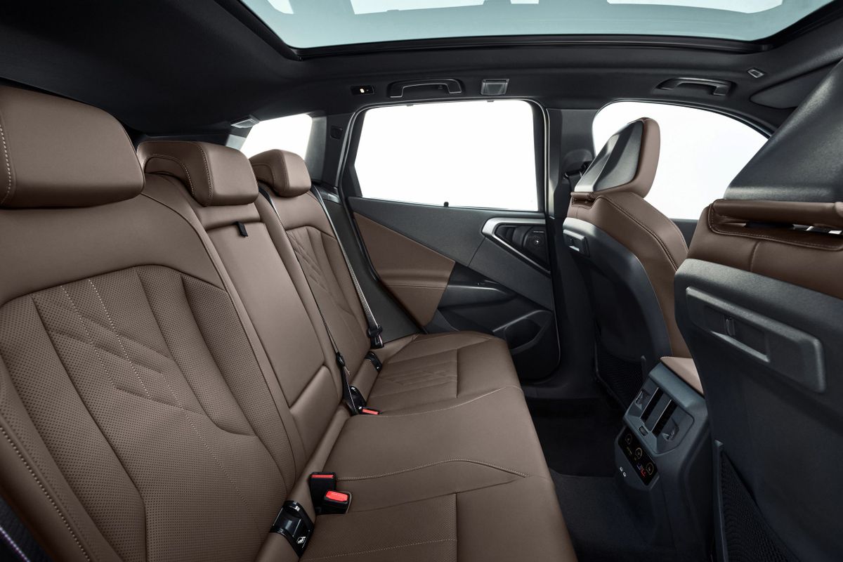 BMW X3 2024. Задние сидения. Внедорожник 5 дв., 4 поколение