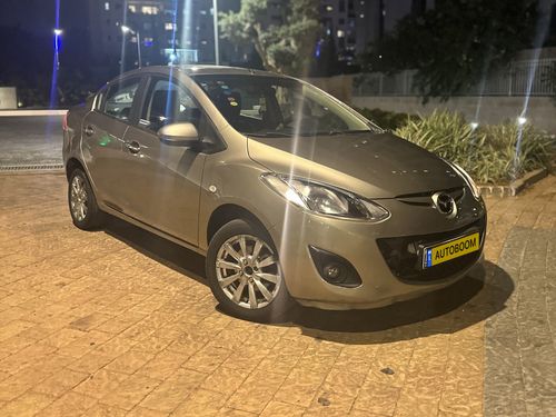 Mazda 2, 2011, photo