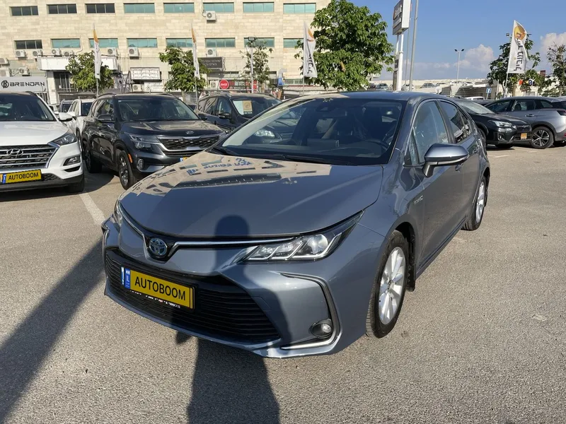 Toyota Corolla с пробегом, 2020