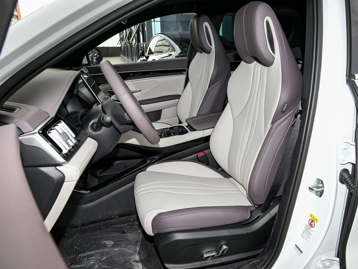 BYD Seal U 2023. Передние сидения. Внедорожник 5 дв., 1 поколение