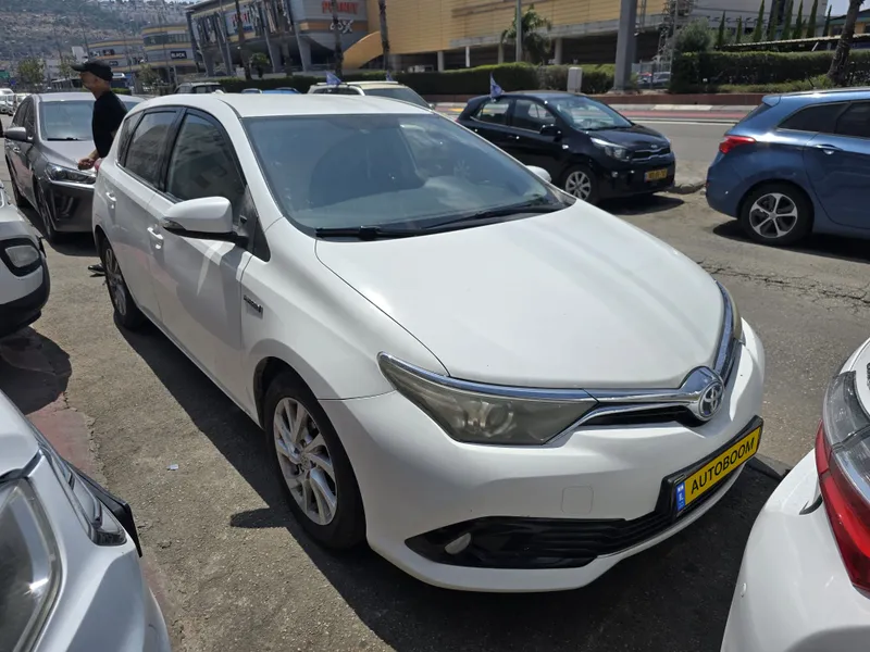Toyota Auris 2nd hand, 2015, private hand