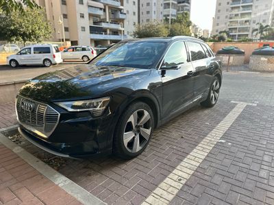 Audi Q8 e-tron 2ème main, 2019, main privée