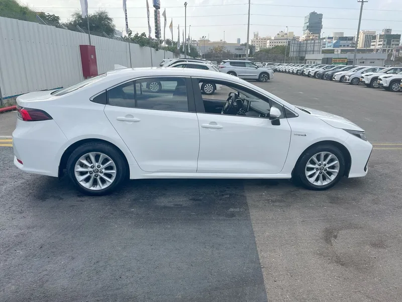 Toyota Corolla 2nd hand, 2021