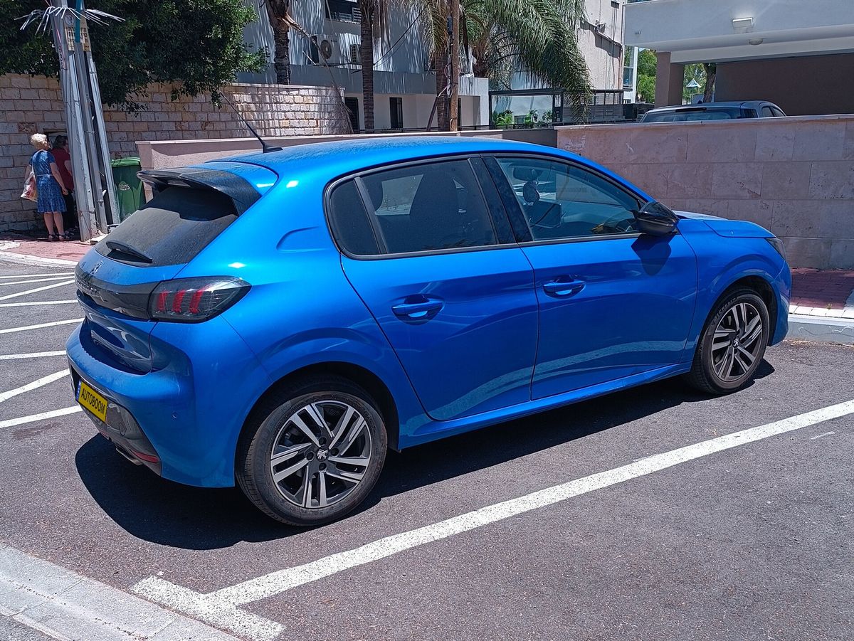 Peugeot 208 2nd hand, 2023, private hand