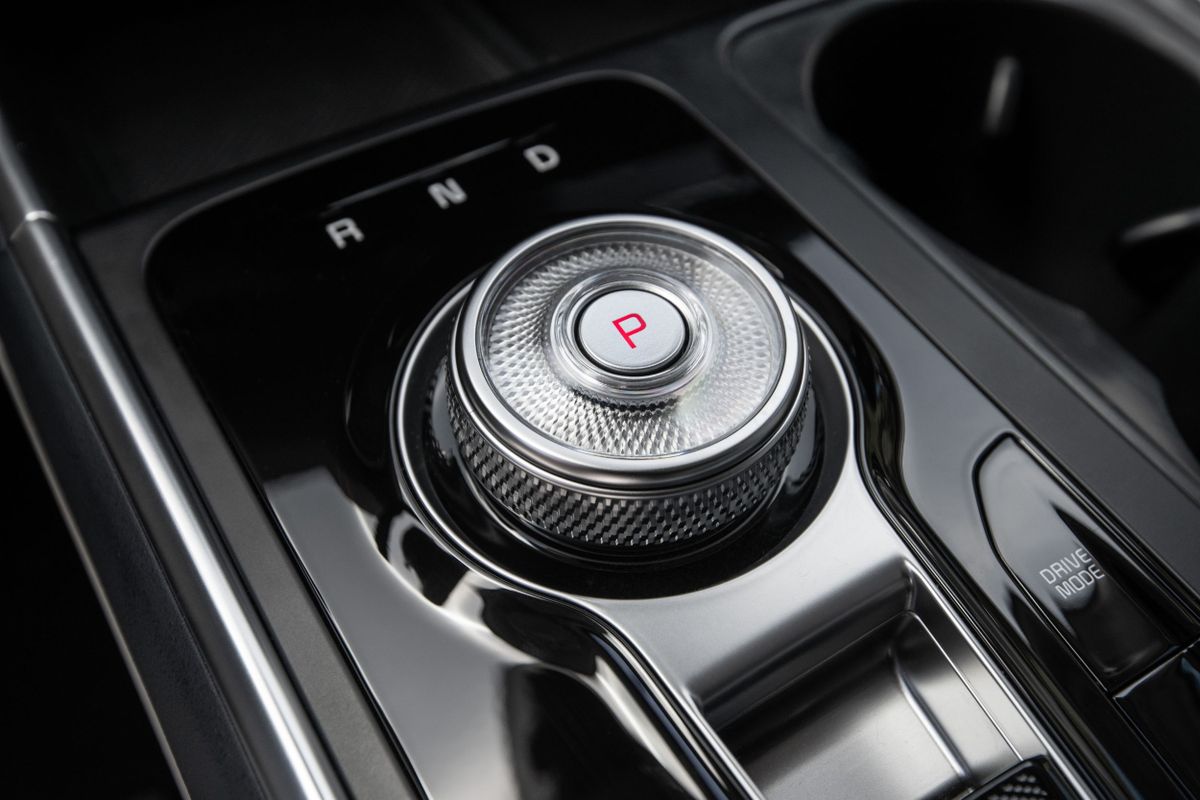 Kia Carnival 2023. Центральная консоль. Минивэн, 4 поколение, рестайлинг