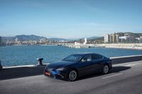 Lexus ES Sedan. 7 generation. Released since 2017