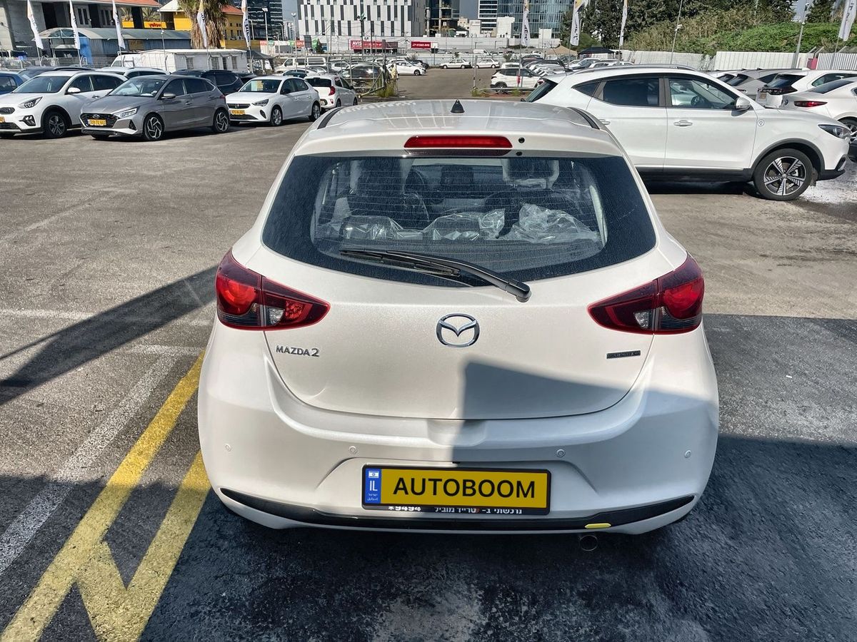 Mazda 2 nouvelle voiture, 2025