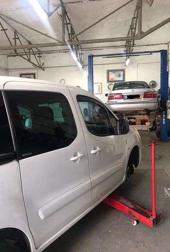 Garage Jamal Tuama. صورة 6