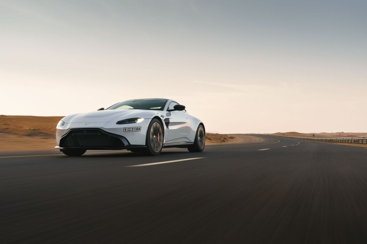 Aston Martin Vantage 2017. Carrosserie, extérieur. Coupé, 4 génération