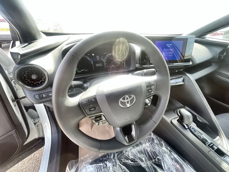 טויוטה C-HR רכב חדש, 2025, פרטי