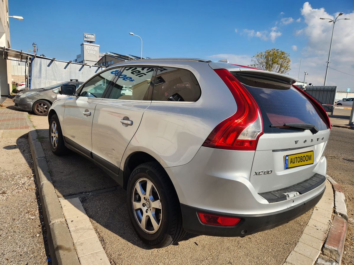 فولفو XC60 مستعمل, 2009