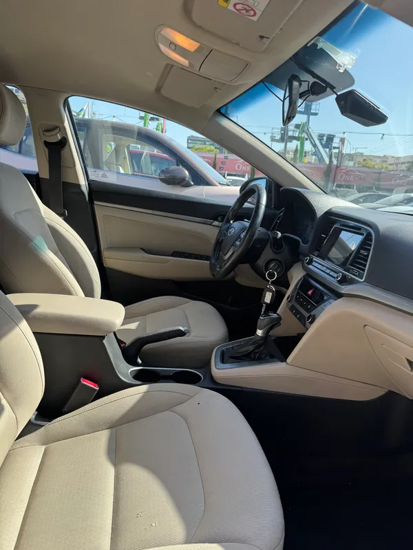 Hyundai Elantra 2nd hand, 2017, private hand