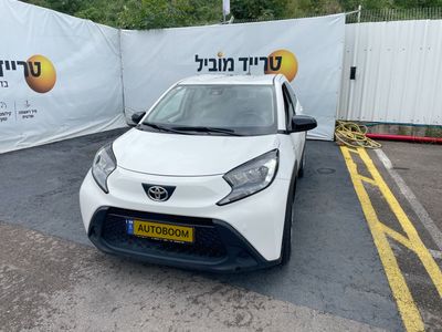 טויוטה אייגו יד 2 רכב, 2022
