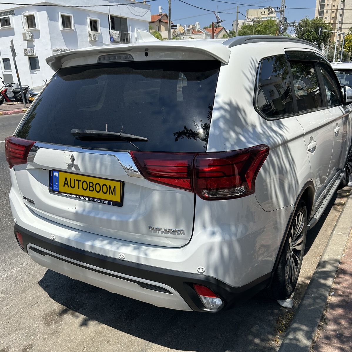 מיצובישי אאוטלנדר יד 2 רכב, 2018, פרטי