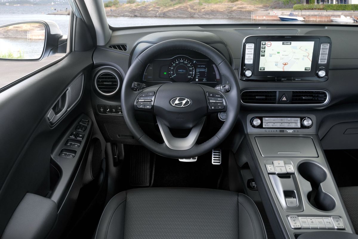 Hyundai Kona EV 2018. Tableau de bord. VUS 5-portes, 1 génération