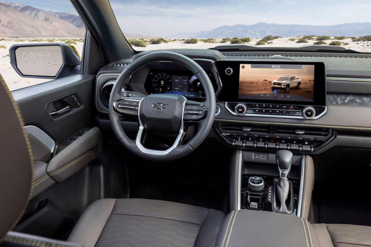 Chevrolet Colorado 2023. Передние сидения. Пикап Двойная кабина, 3 поколение
