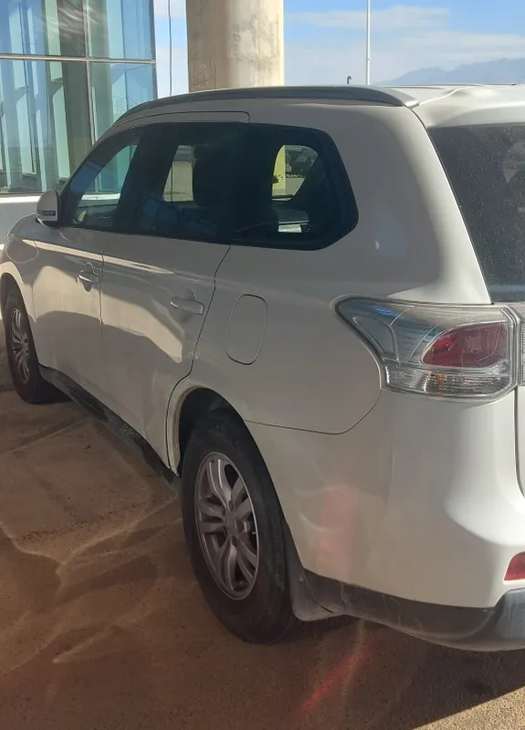 מיצובישי אאוטלנדר יד 2 רכב, 2015, פרטי