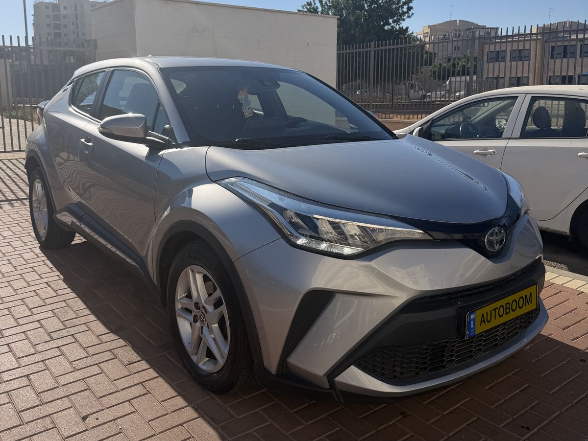 Toyota C-HR 2nd hand, 2023