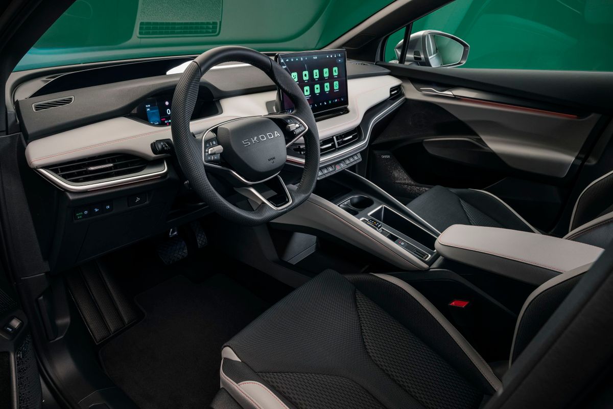 Skoda Элрок 2024. Передние сидения. Внедорожник 5 дв., 1 поколение
