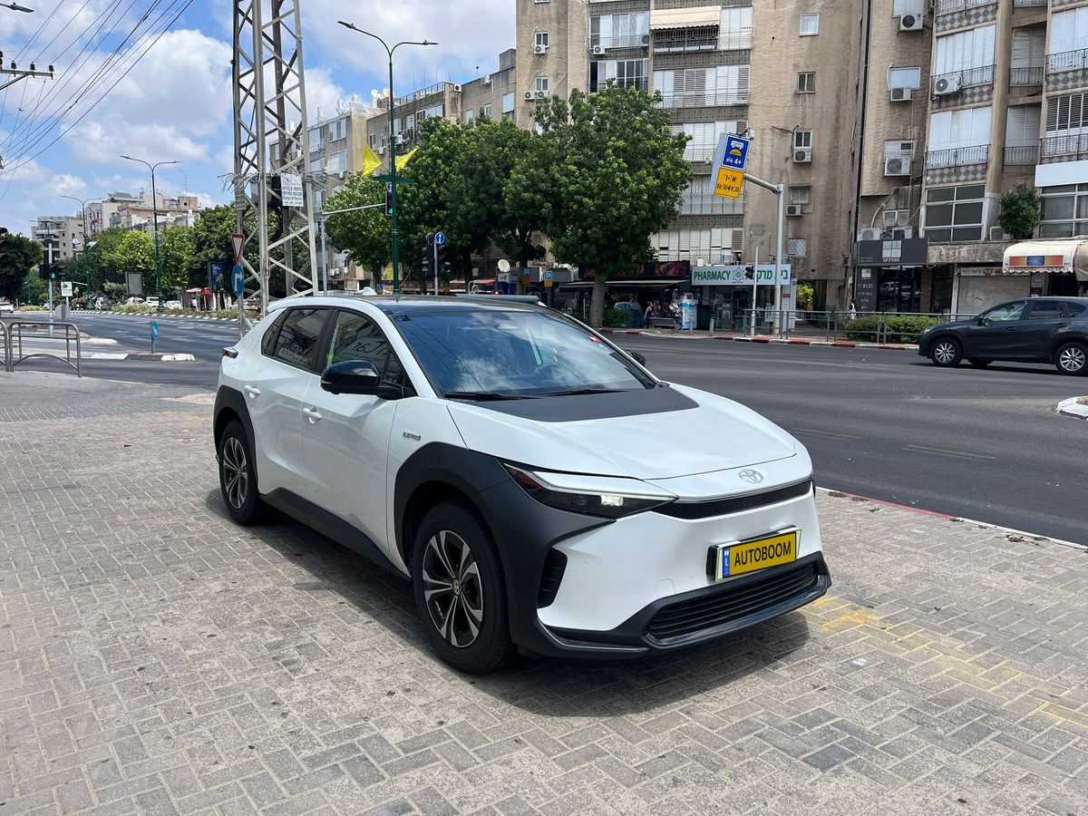 Toyota bZ4X 2nd hand, 2024, private hand