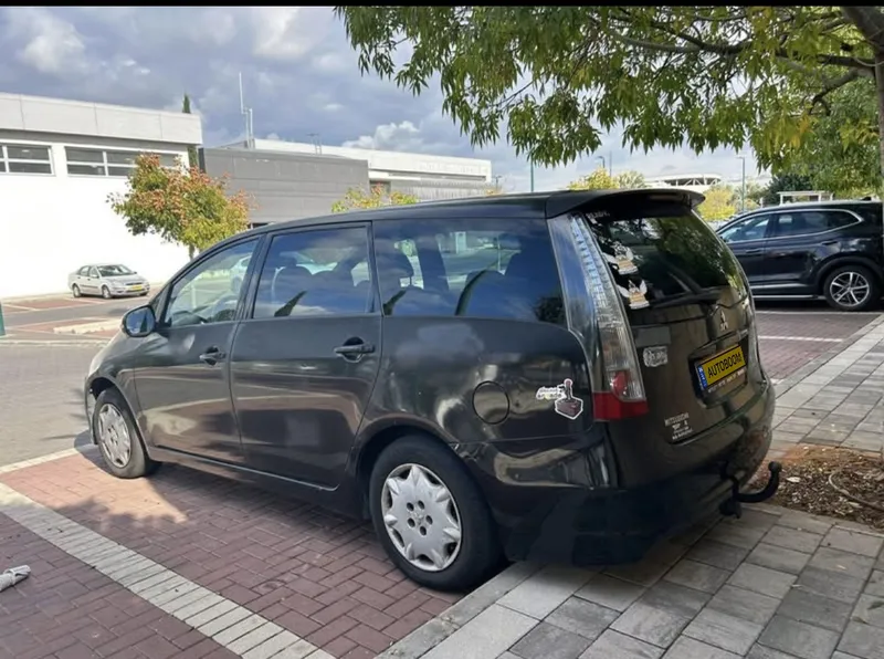 Mitsubishi Grandis 2nd hand, 2010, private hand