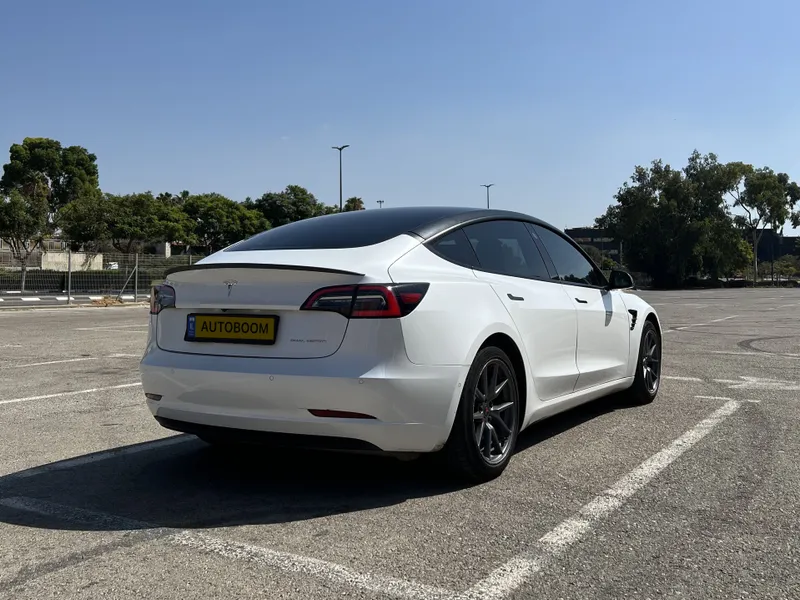 Tesla Model 3 2nd hand, 2021, private