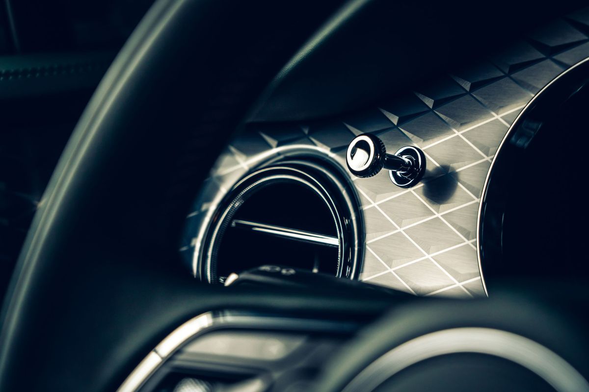 Bentley Bentayga 2020. Pièce d'intérieur. VUS 5-portes, 1 génération, restyling