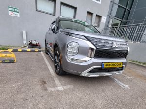 Mitsubishi Outlander, 2022, photo
