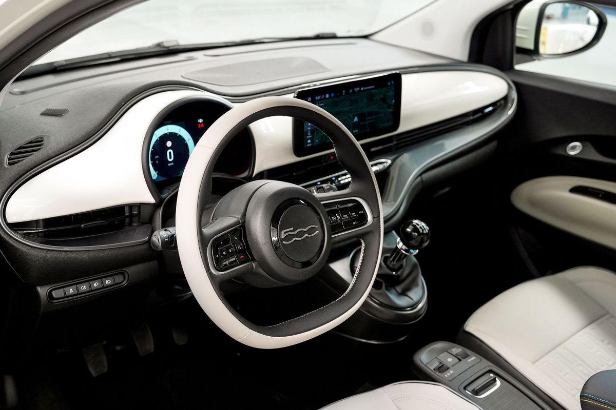 Fiat 500 2020. Панель приборов. 3 поколение