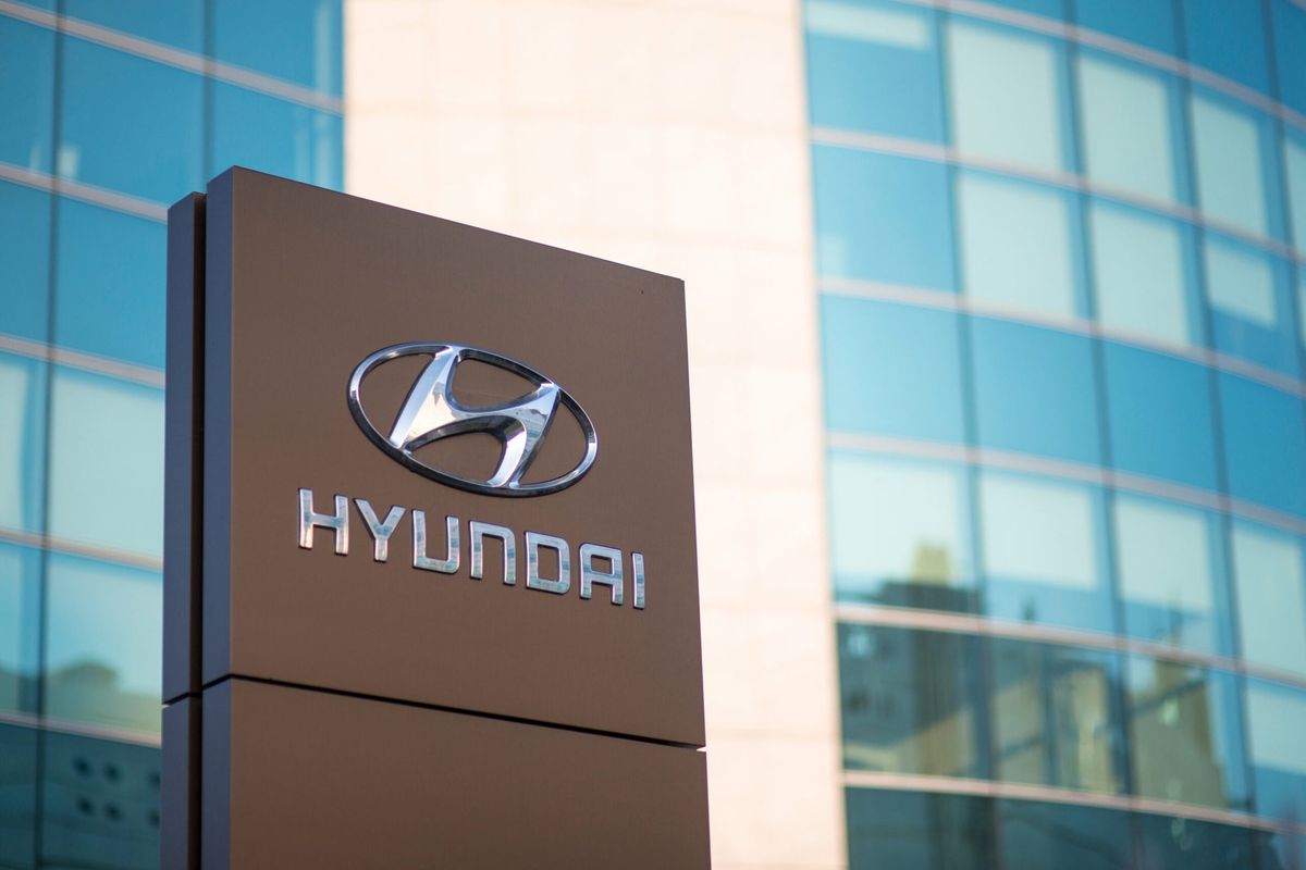 Логотип Hyundai Motors