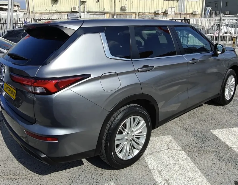 Mitsubishi Outlander 2nd hand, 2024