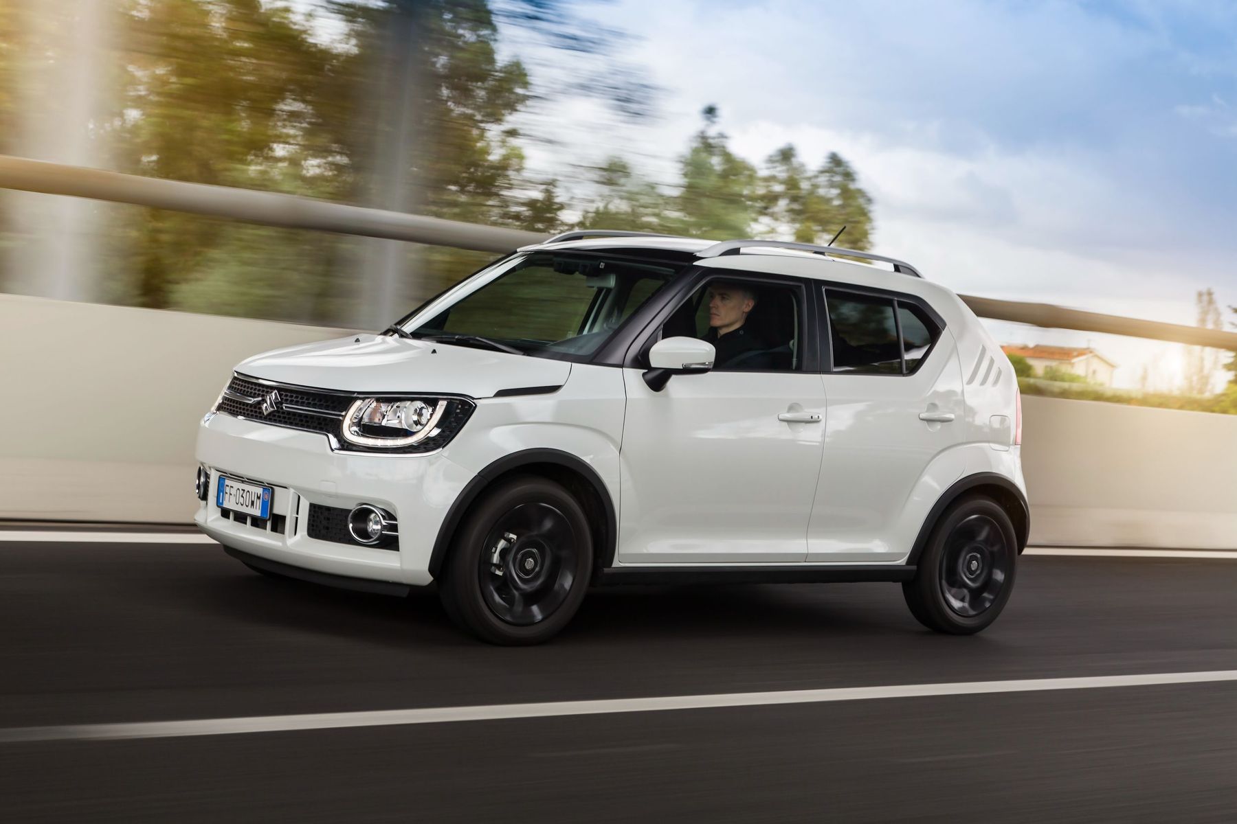 Suzuki Ignis i