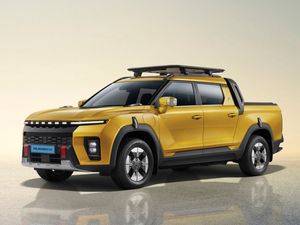 קג מוביליטי מוסו EV ‏2025. מרכב, צורה. טנדר תא כפול, 1 דור