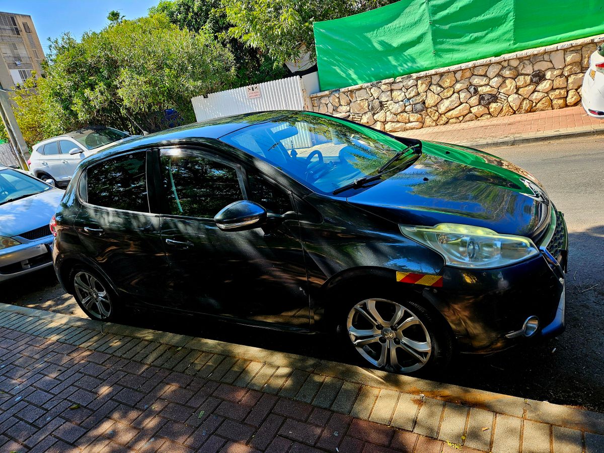 Peugeot 208 2ème main, 2013, main privée