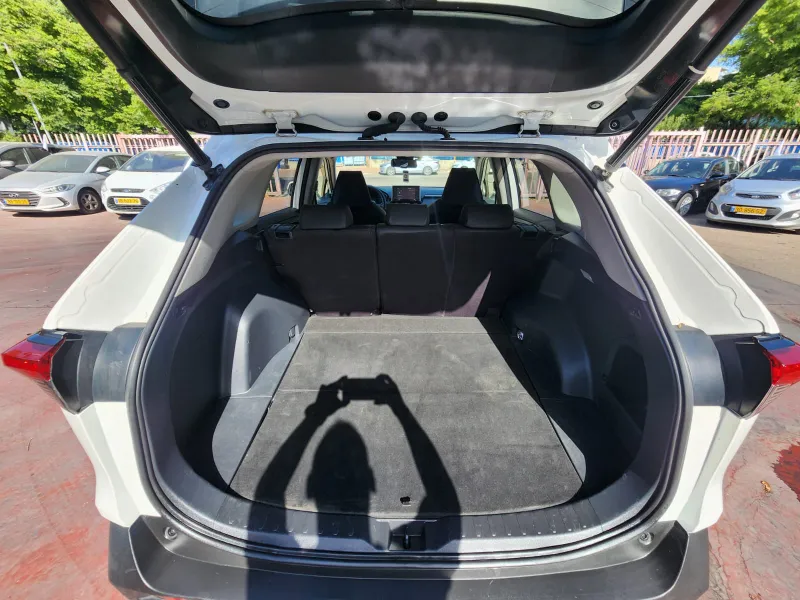 Toyota RAV4 с пробегом, 2019