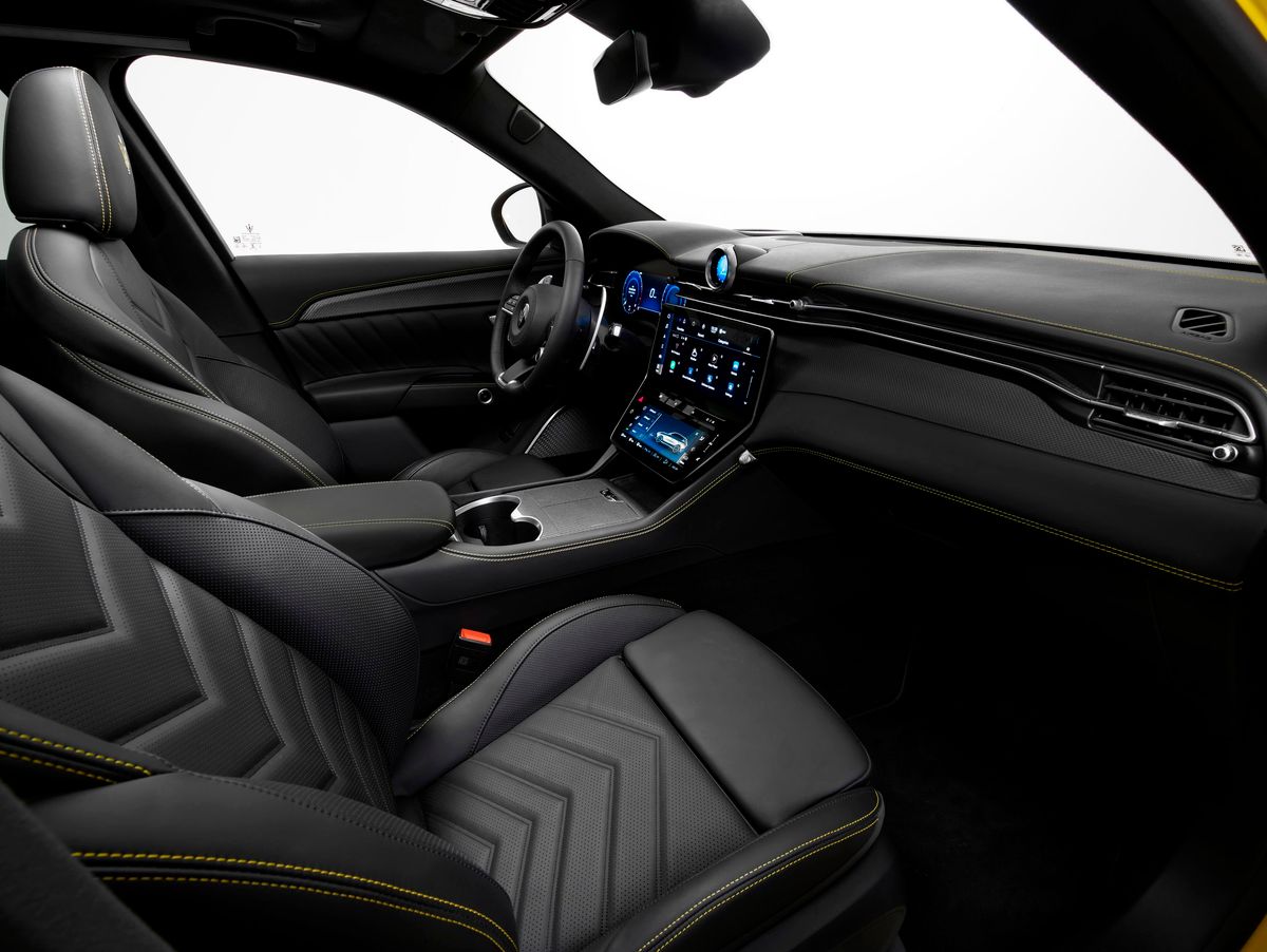Maserati Grecale 2022. Front seats. SUV 5-doors, 1 generation