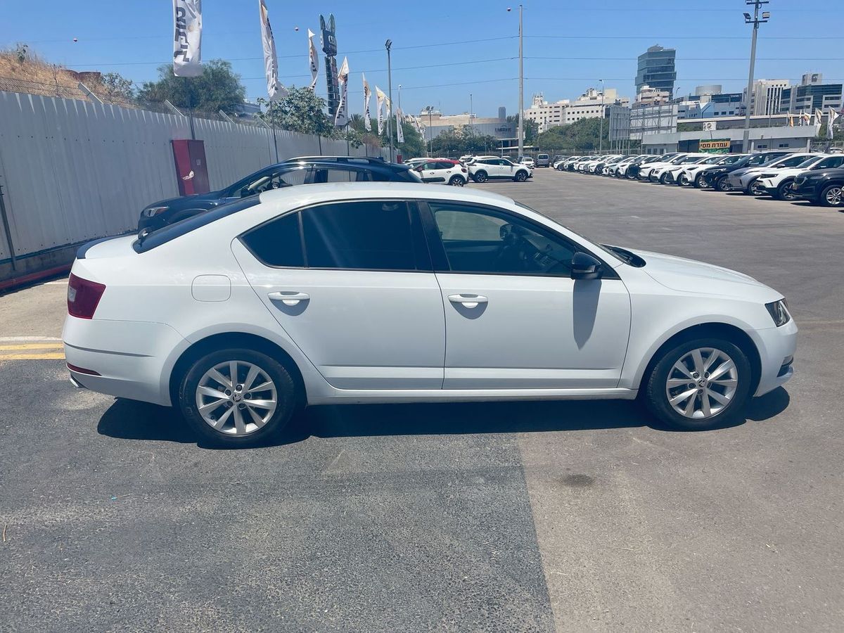 סקודה אוקטביה יד 2 רכב, 2020, פרטי