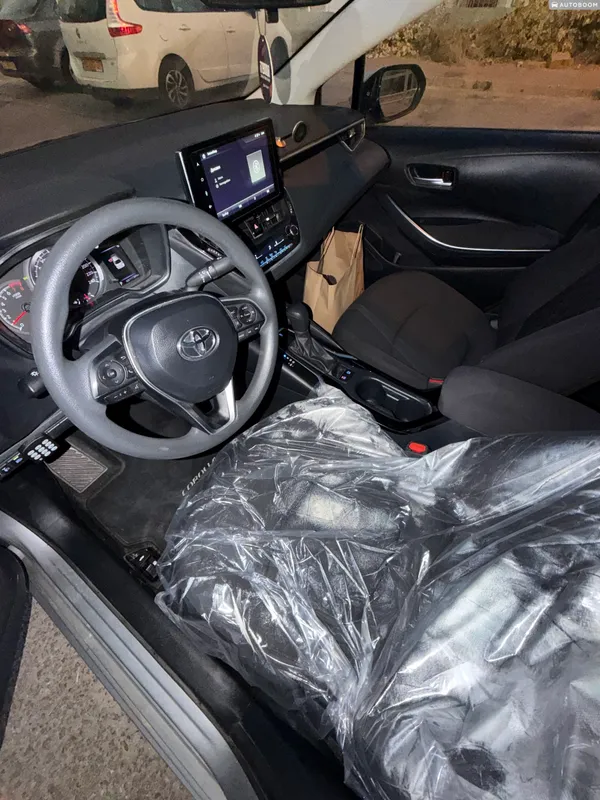 Toyota Corolla с пробегом, 2023