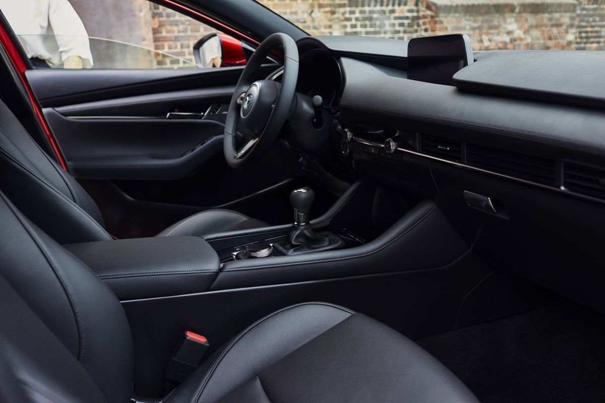 Mazda 3 2018. Front seats. Hatchback 5-door, 4 generation