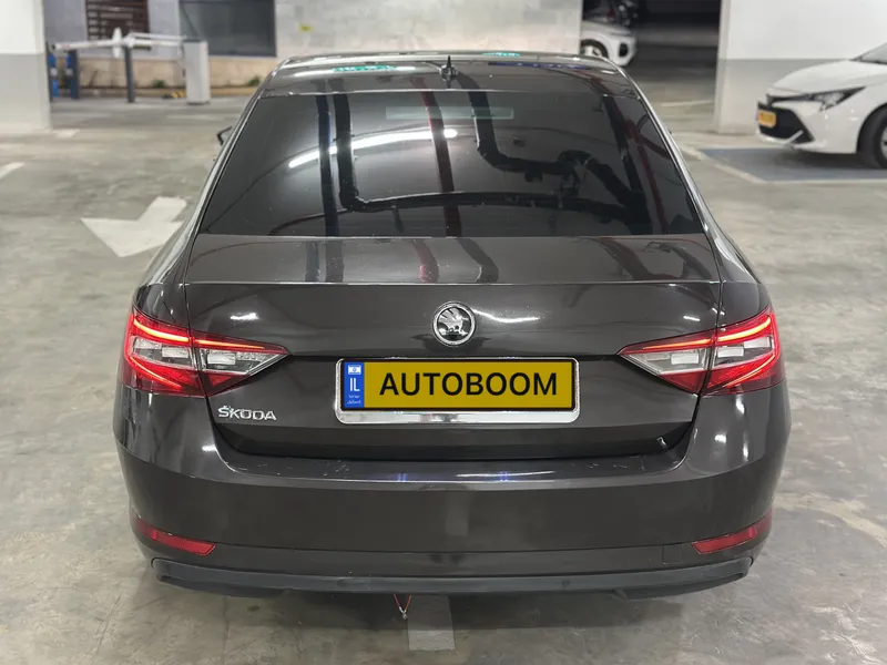 Škoda Superb 2ème main, 2016, main privée