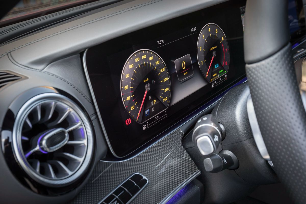 Mercedes CLS 2017. Dashboard. Fastback, 3 generation
