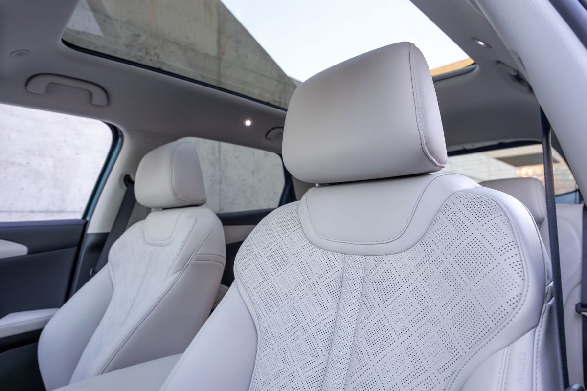 BYD Atto 2 2024. Передние сидения. SUV 5 дв., 1 поколение