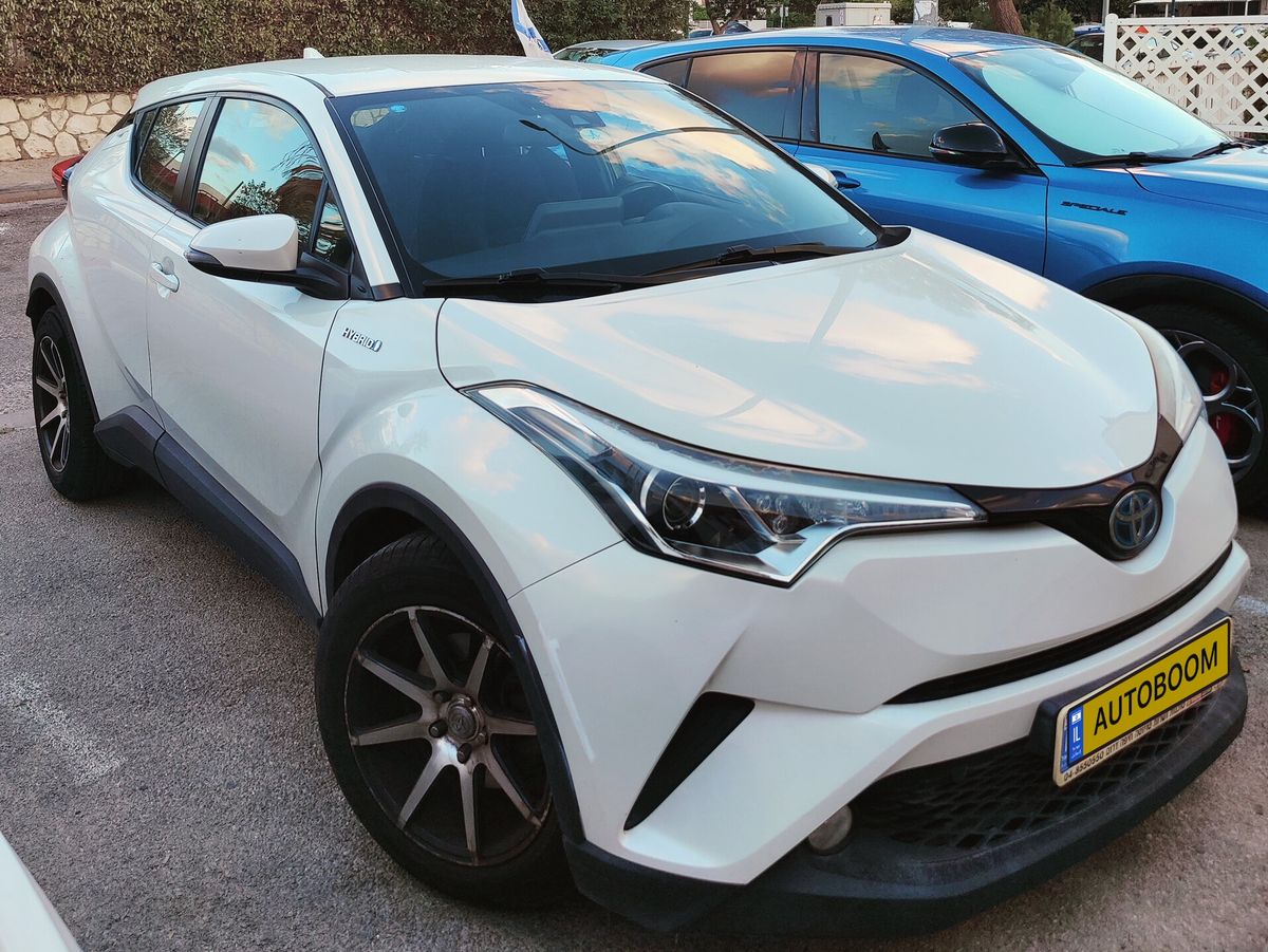 Toyota C-HR 2nd hand, 2018, private hand