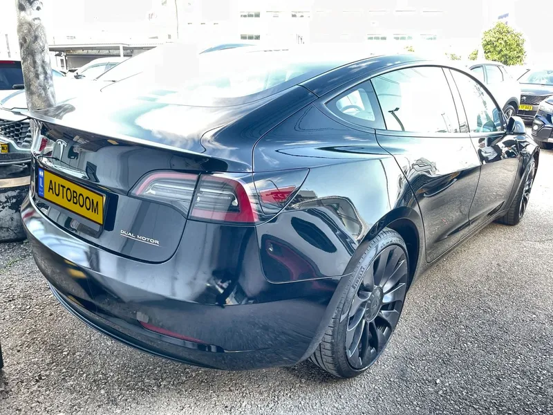 Tesla Model 3 2nd hand, 2023, private