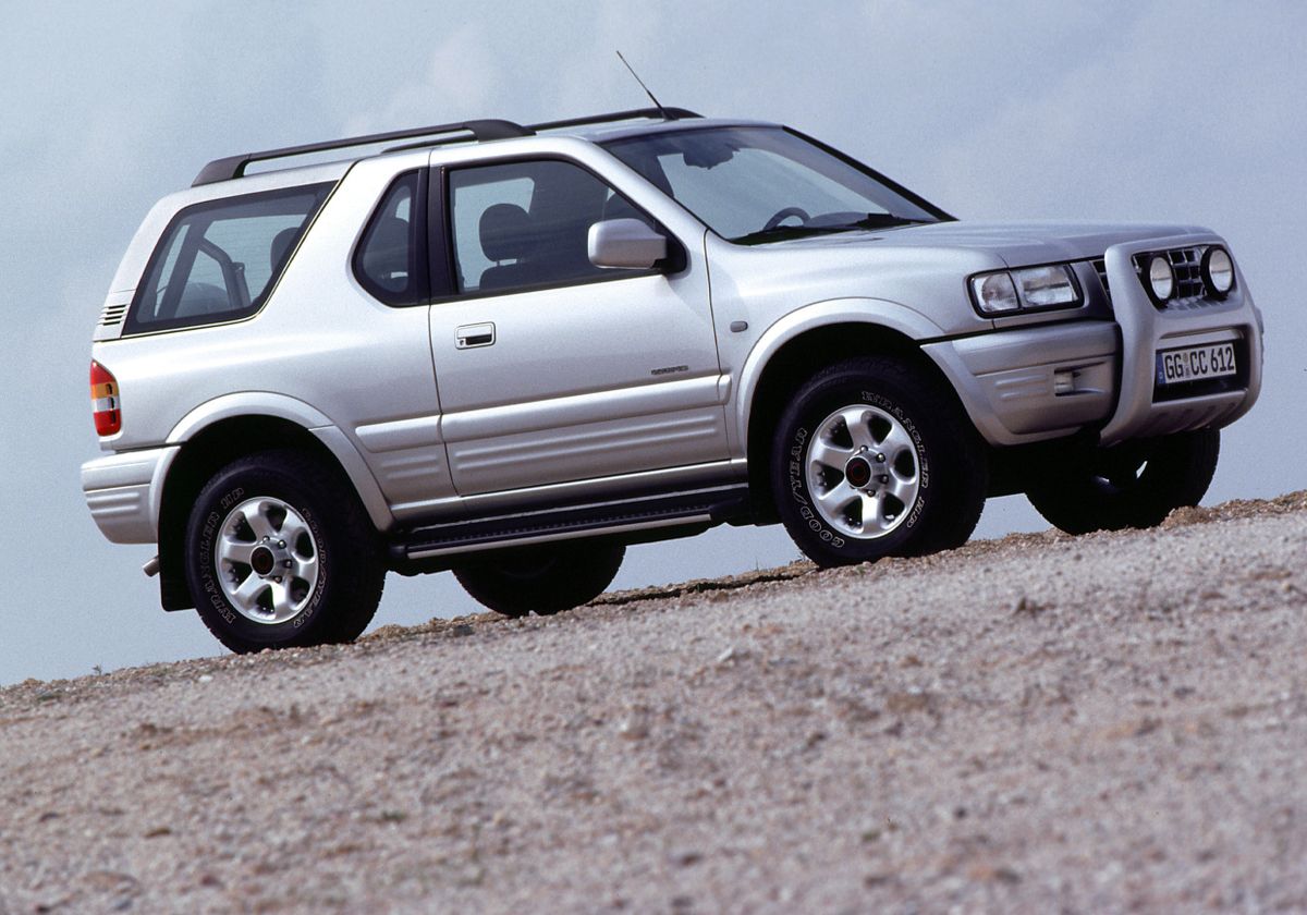 אופל פרונטרה 2001. מרכב, צורה. רכב שטח 3 דלתות, 2 דור, שדרוג
