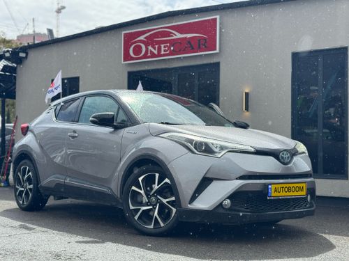 Toyota C-HR, 2017, photo