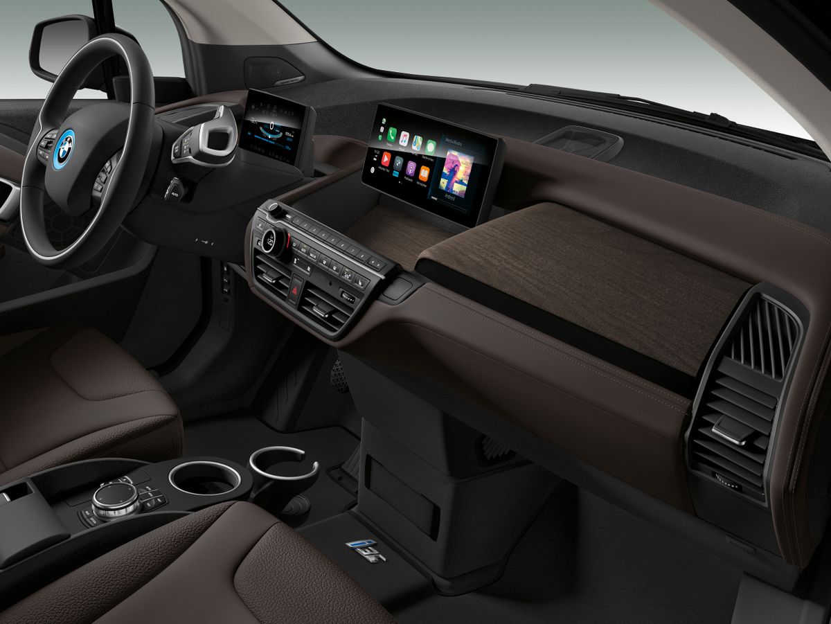 BMW i3 2017. Tableau de bord. Mini 5-portes, 1 génération, restyling