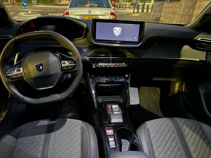 Peugeot 2008 с пробегом, 2024, частная рука