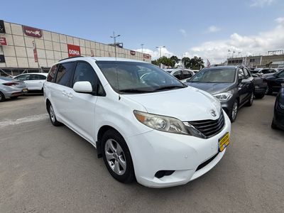 Toyota Sienna 2nd hand, 2014, private hand