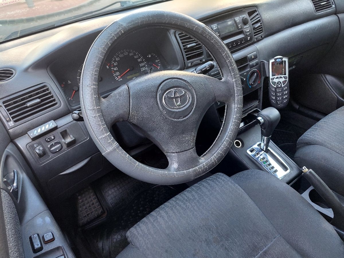 Toyota Corolla с пробегом, 2004, частная рука